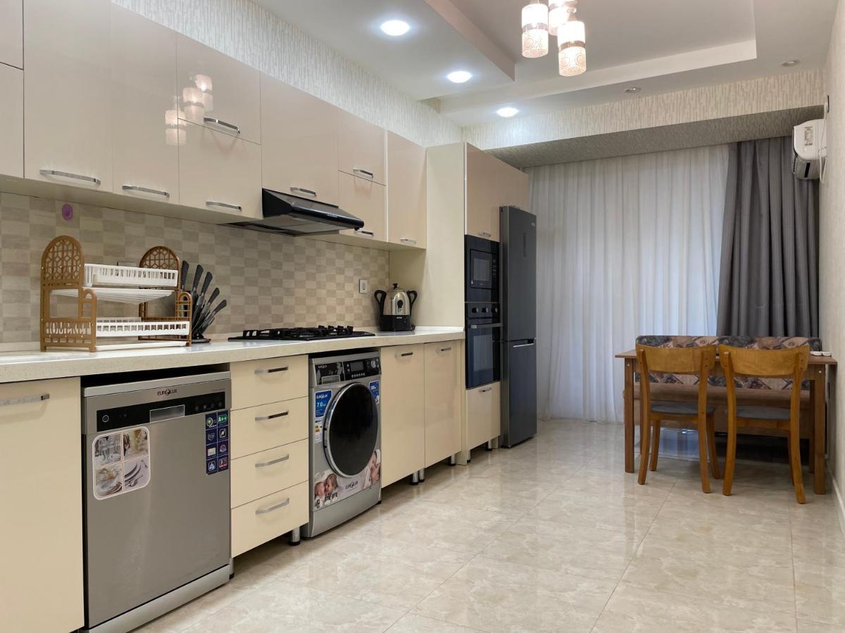 Park Azure Apartment Baky Esterno foto